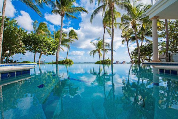 Top 7 Reasons to Buy Property in Cayman