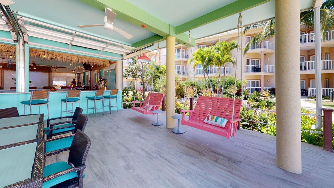 Driftwood Bar & Grill 