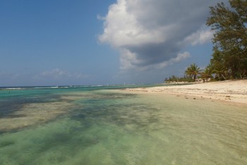 The Sister Islands - History & Geography 